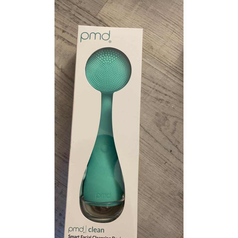 PMD facial brush